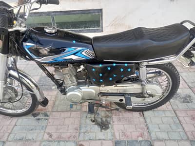 Selling Honda CG 125.