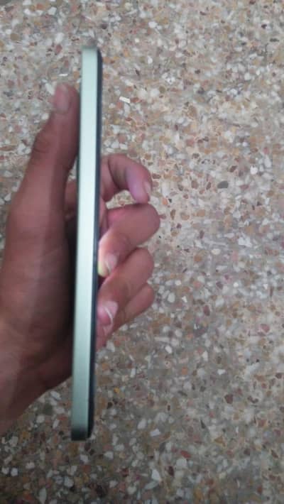 vivo y27s 8.128 screen ma shouta sa dout  hai or all ok