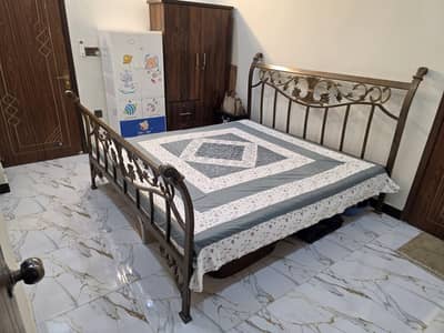 Durable Iron King Size Bed With Mattress