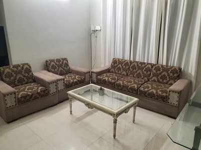 5 seater sofa set without table. . . . good in condition