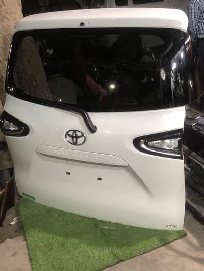 Toyota Sienta all parts available
