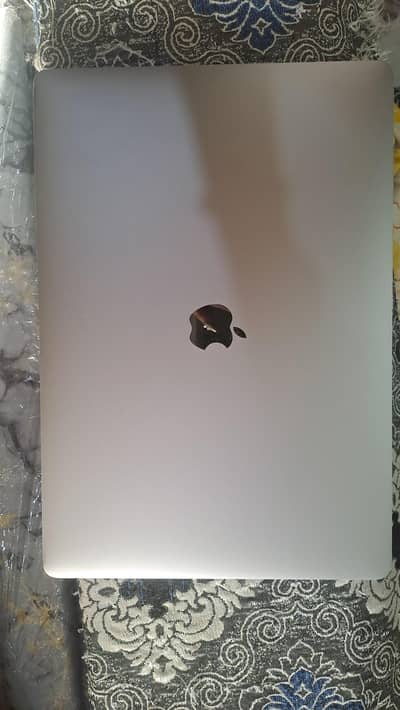 MacBook Pro 15-inch 2018 | Core i7 | 16GB RAM | Original Box