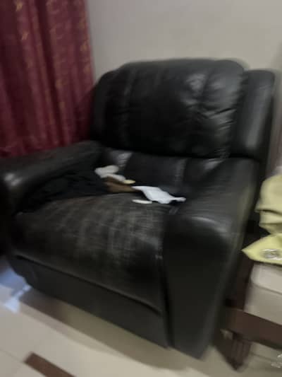 Manual Leather Recliner – Comfortable & Fully Functional”