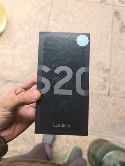0303-7752292 Samsung galaxy s20 ultra complete box. original charger.