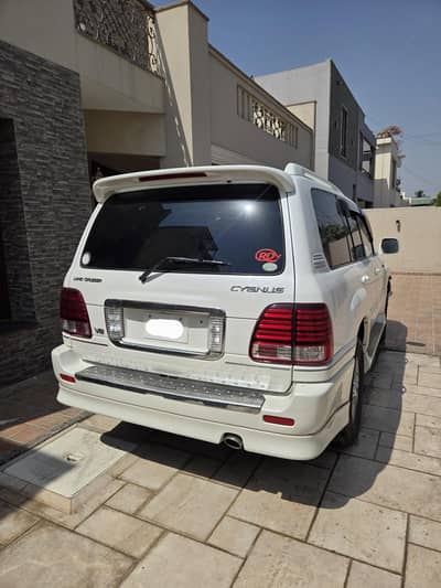 Toyota Land Cruiser Cygnus