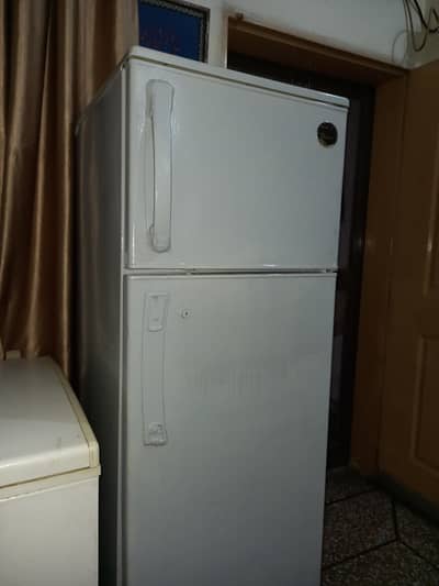 Philips whirlpool 2 door fridge all ok in godd condition