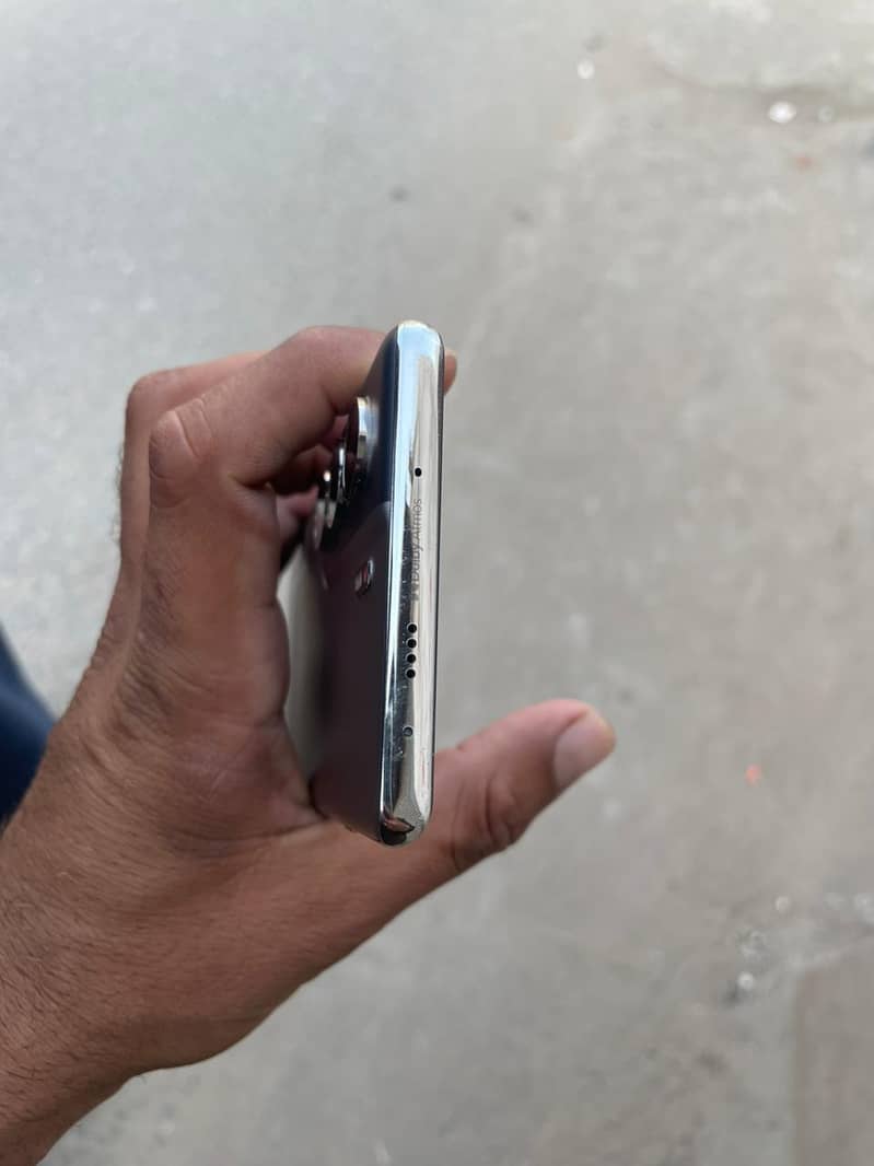 Tecno Camon 40 pro 4