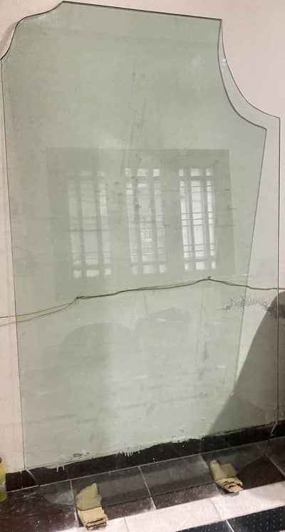 Dining table glass