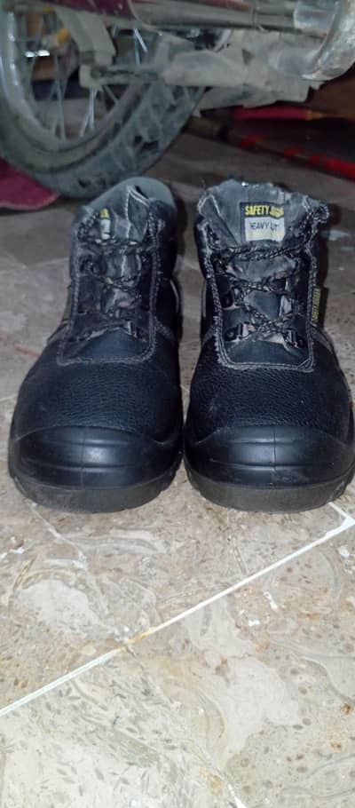 8 number safety shoes