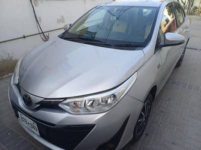 Toyota yaris 1.3 model 2021 cvt ativ with rims