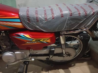 Honda cg125 breand new total 200 kilometer