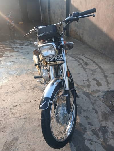 Honda 125 SE Gold Edition