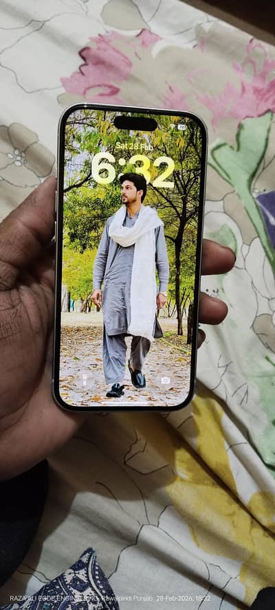 iPhone 15 jv lla  128 GB condition 10x10 battery health 86 water bag