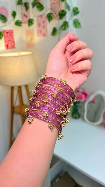 Stylish Ladies Bangles Set – 4 Pieces | Bridal & Party Wear | Premium