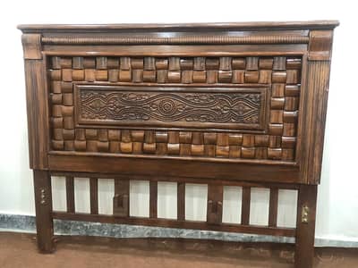 DOUBLE WOOD BED WITH SIDE TABLE AND BED UNDER DRAZ