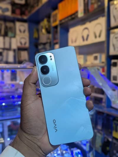 Vivo Y19s 128GB (4GB + 4GB Extended RAM) – Neat & Clean