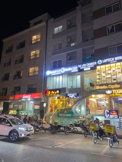 FURNISHED CORNER APARTMENT FLAT AT CDA B BLOCK -MARKAZ B-17