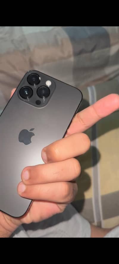 14pro max fectry unlock 86 health 10/10condition home use