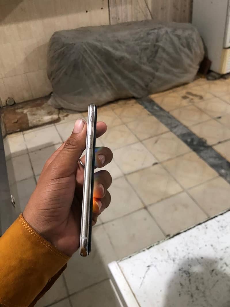 IPhone X 6
