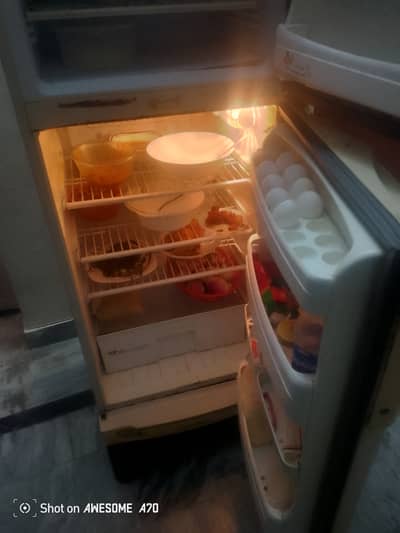 PEL refrigerator medium size 14 cubic feet