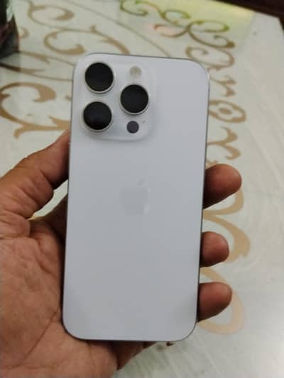 selling iPhone 16 Pro white