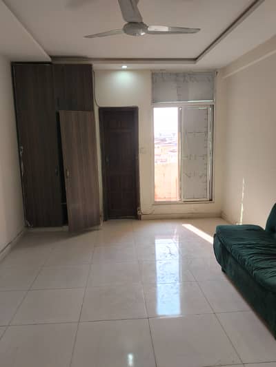 Studeo unfurnished flat available for rent in E11 2