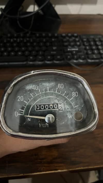 Honda C70 1982 Original Speedometer / Meter Assembly