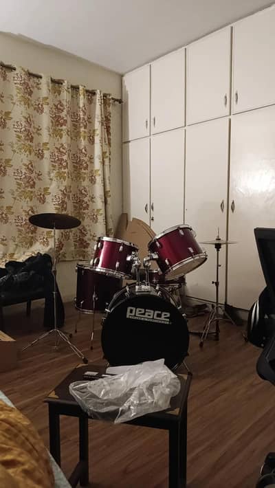 Acoustic drum kit