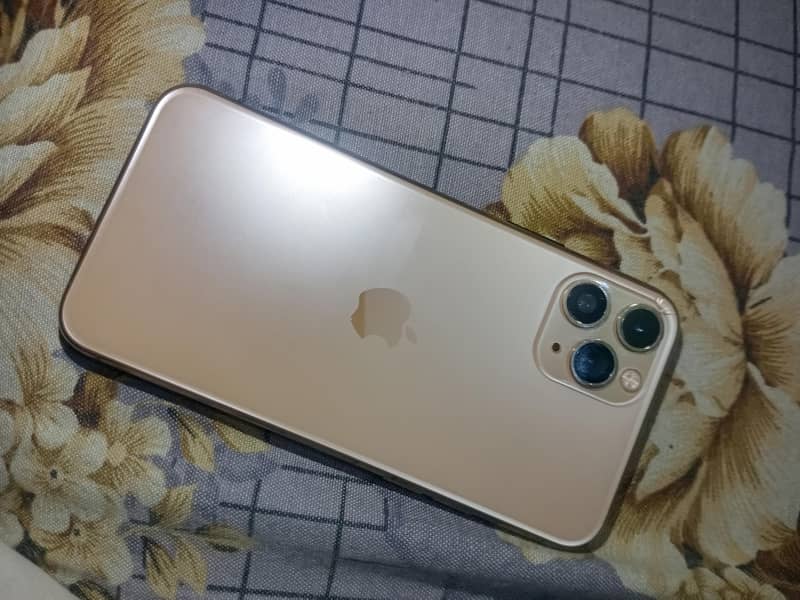 IPHONE 11 PRO 1