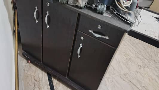 iron stand 10/10 condition