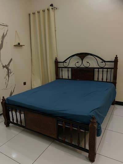 Bed Queen Size