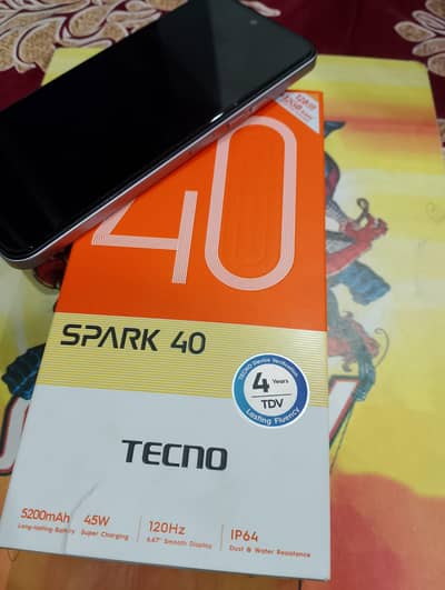 Tecno spark 40 128GB+12GB ram