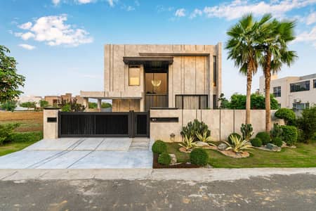 Beautiful designed Close To Park 1 Kanal House With Basement in Phase 6