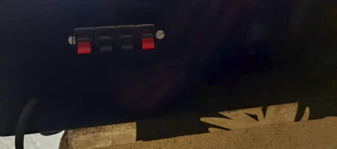 10 inch specker  15 inch ka specker wali tabe ha condition 10/10