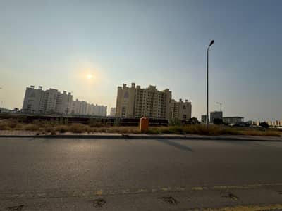 272 Sq Yd West Open Plot #400 Rd-6 Near Bahria Heights Precinct-8! Surrounded by Park, Mosque, Gallery, Commercial Hub & All Amenities Nearby. Perfect for Dream Home or Smart Investment!