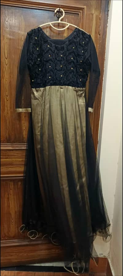 Long Maxi Available With Dupatta