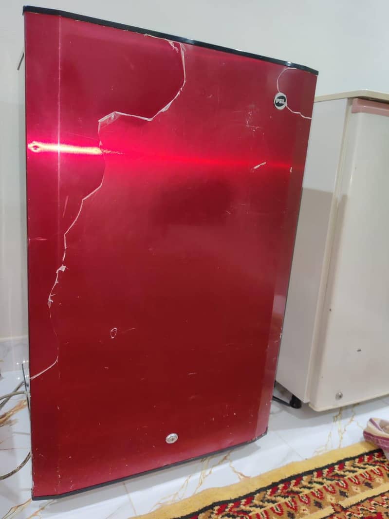 بجلی کی بچت کے ساتھ بیل منی فرج PEL 5