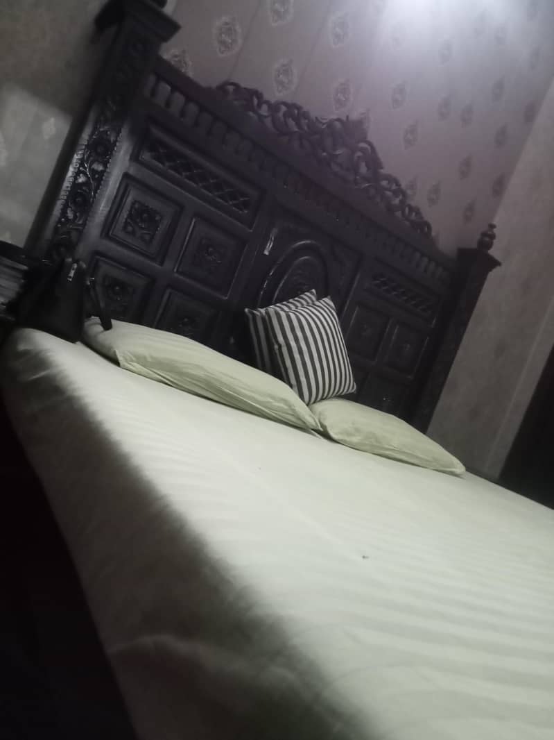 solid matte polish chinioti bed 1