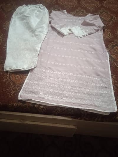 Ek bridal Sharara hai aur Char kam wale suit hai