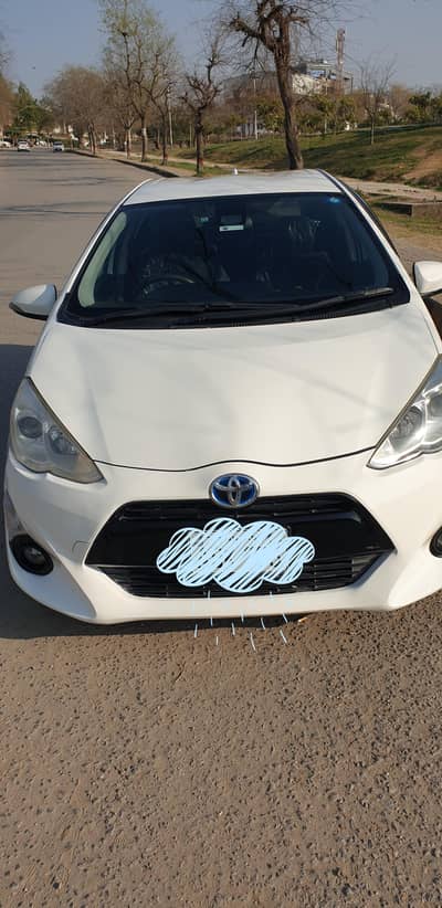 Toyota Aqua for sale 2016