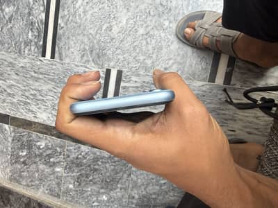 Iphone xr factory unlock