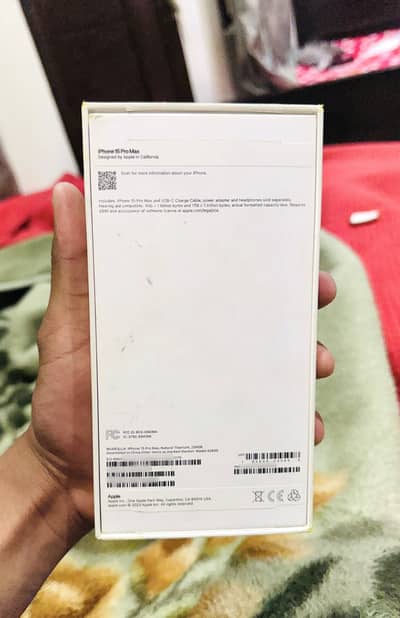 iPhone 15 pro max Complete box 10/10 condition