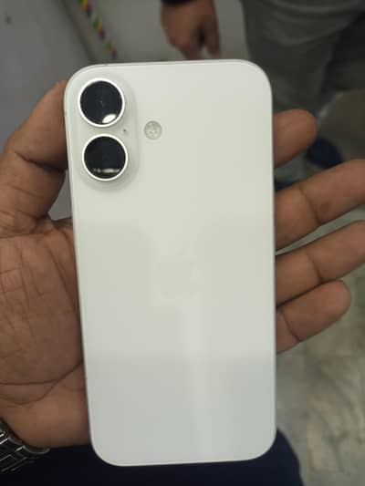 i phone 16 i cloud look 10/10