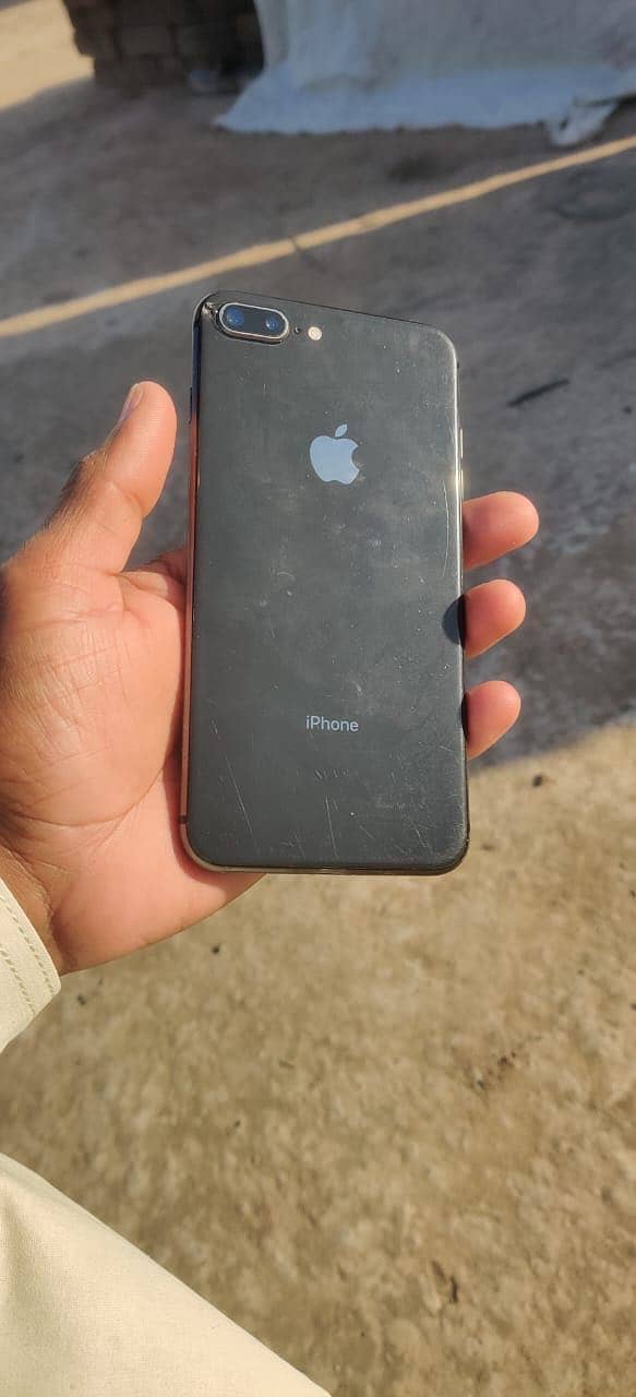 iPhone 8 Plus 0