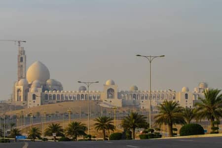 272sq yd plot in Precicnt-6 FOR SALE. Most developing precicnt of BTK near Bahria Heights