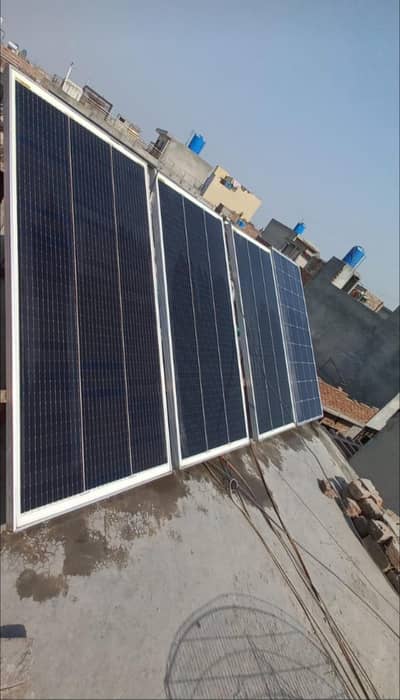 3 rongyusolar plates and 1 mono solar plate