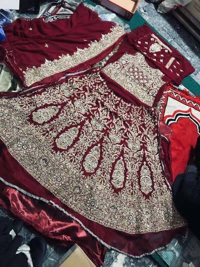 anari red color bridal lehnga r