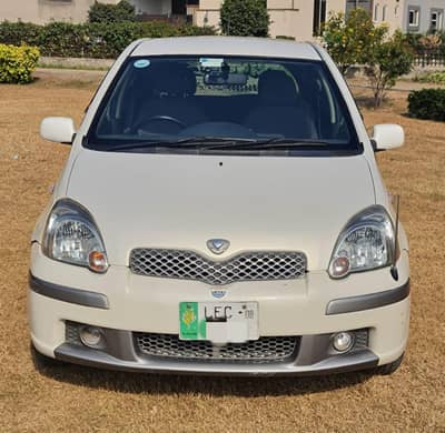 Toyota VITZ RS Pearl White for sale 2004 model 2008 lahore registered