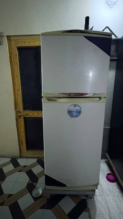 used fridge | waves | condition 09/10 good cooling system