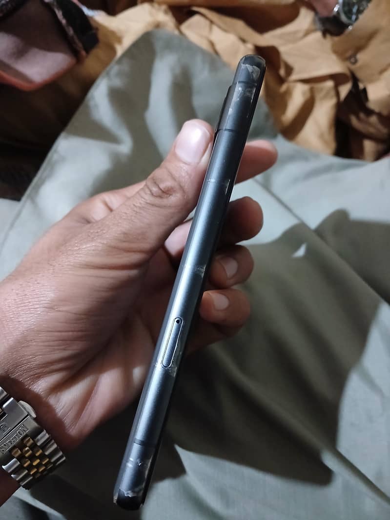 google pixel 7A  single sim 3